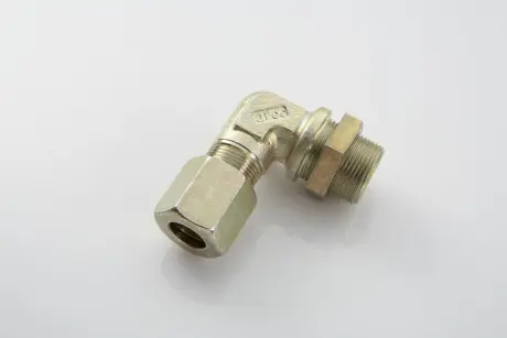 Штуцер г-подібний M22x1.5/D18 PE 076.053-00A