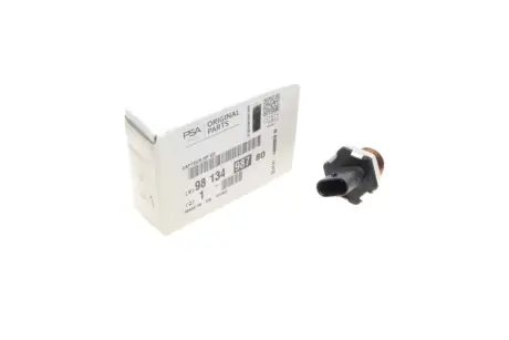 Датчик тиску палива Peugeot 2008/208/308/3008 1.5BlueHDi 18- PEUGEOT/CITROEN 9813498780