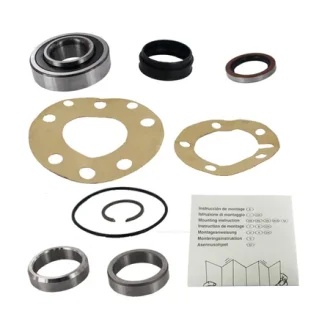 TOYOTA Комплект колісних підшипників HILUX VI 2.4 D 97-05 SKF VKBA6901