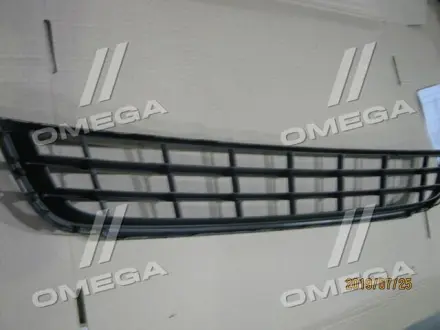 Решітка бампера пер. середня VW JETTA 11-14 TEMPEST 0515747910