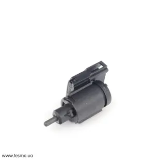 Brake light switch. Выключатель стоп сиганала VAG 8E0945515