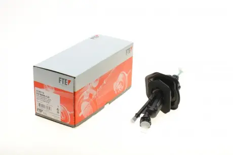 Циліндр зчеплення (головний) Ford Focus II/III/C-max/Mazda 3/5/Volvo C30/S40 II/V50 1.0-2.4D 03- VALEO 2108119